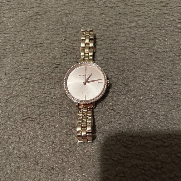 Michael Kors Watch - Picture 2 of 2